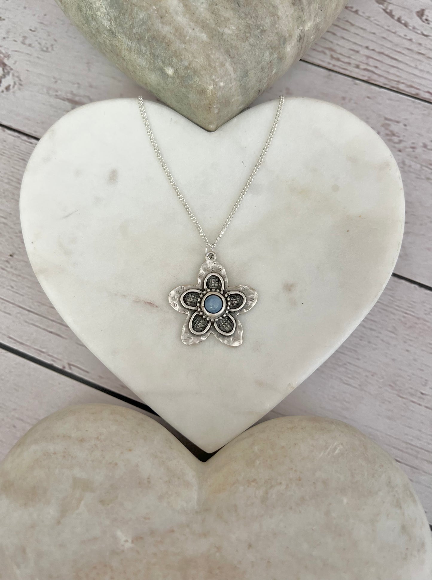 Daisy necklace
