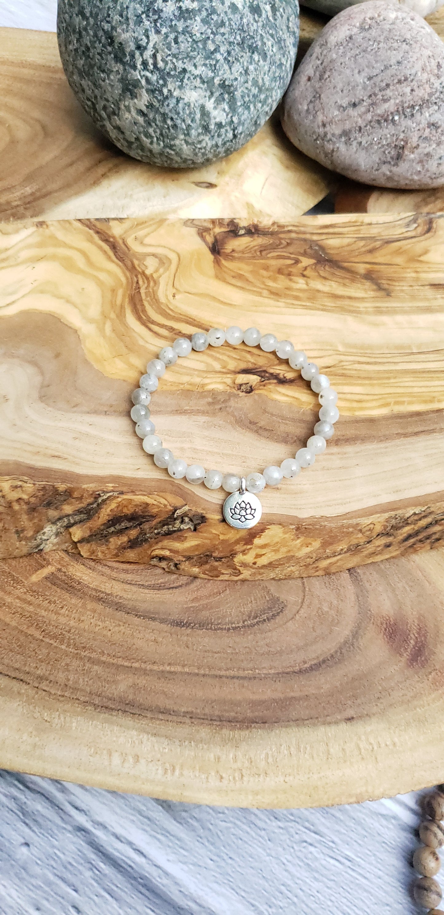 Lotus bracelet- grey Moonstone (flashy)