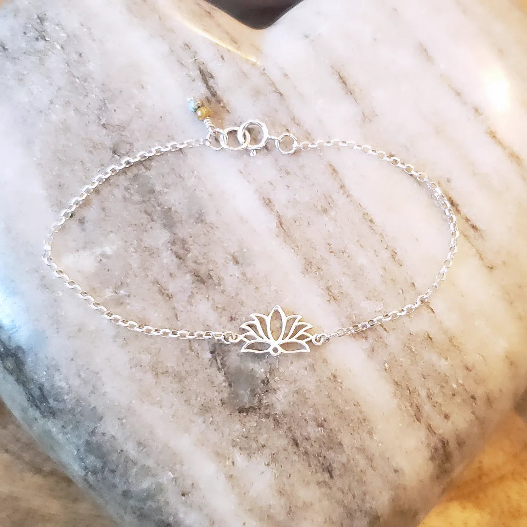 Lotus chain bracelet