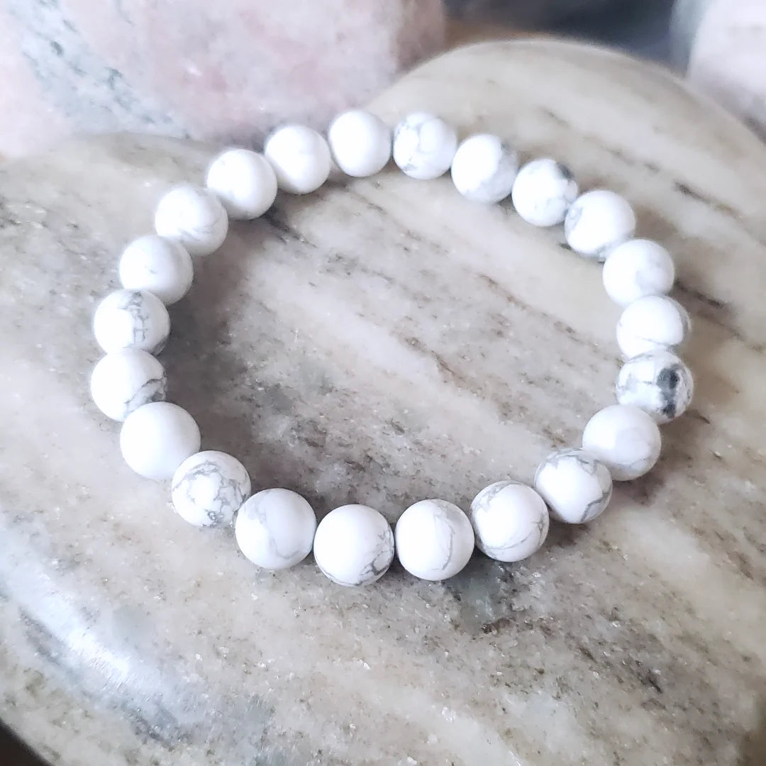 White howlite beaded bracelet