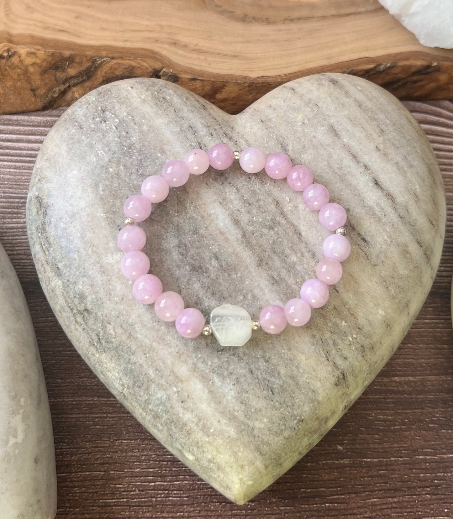 Kunzite and quartz bracelet