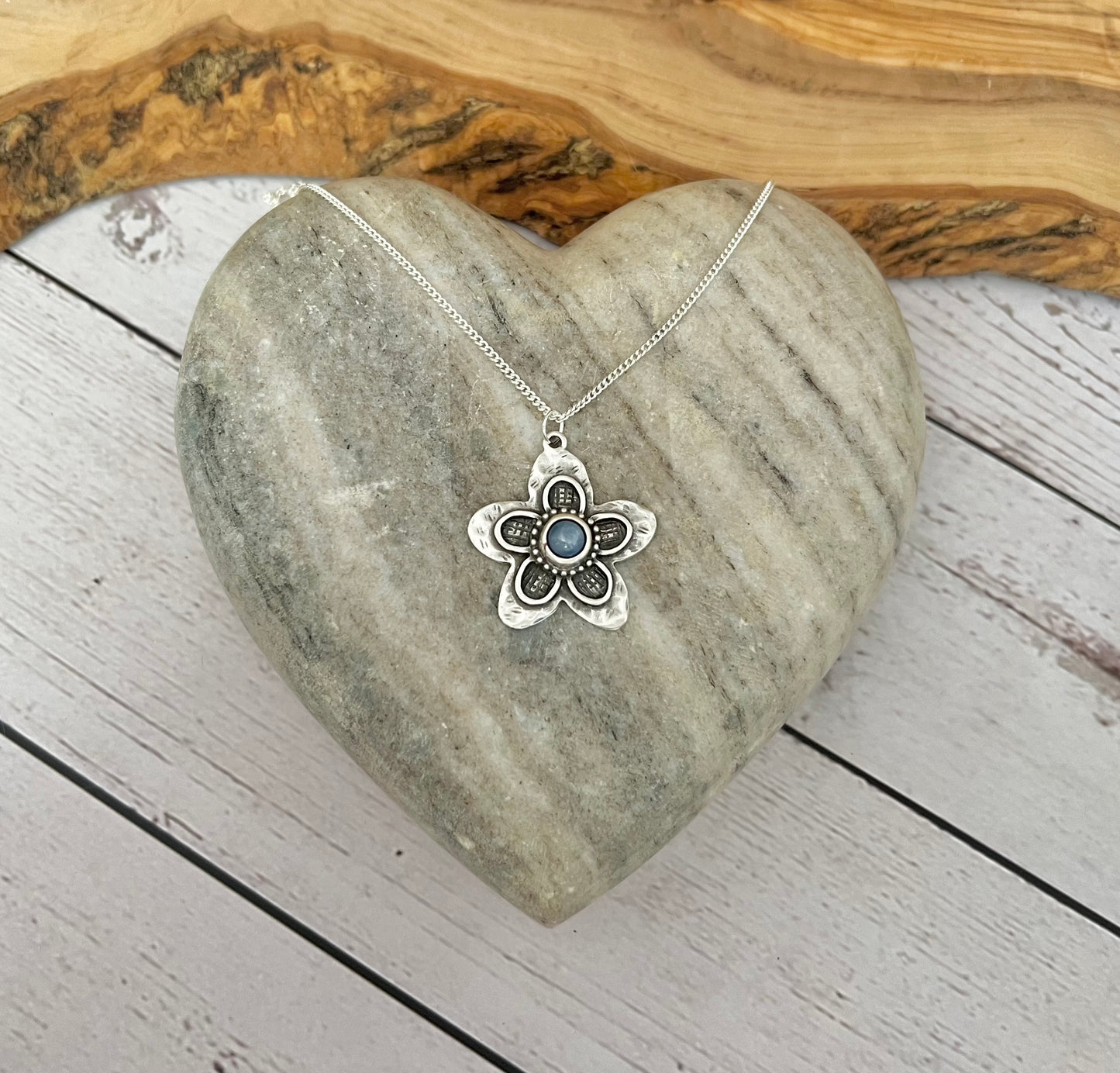 Daisy necklace