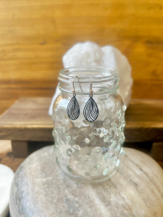 Lightweight filigree earrings