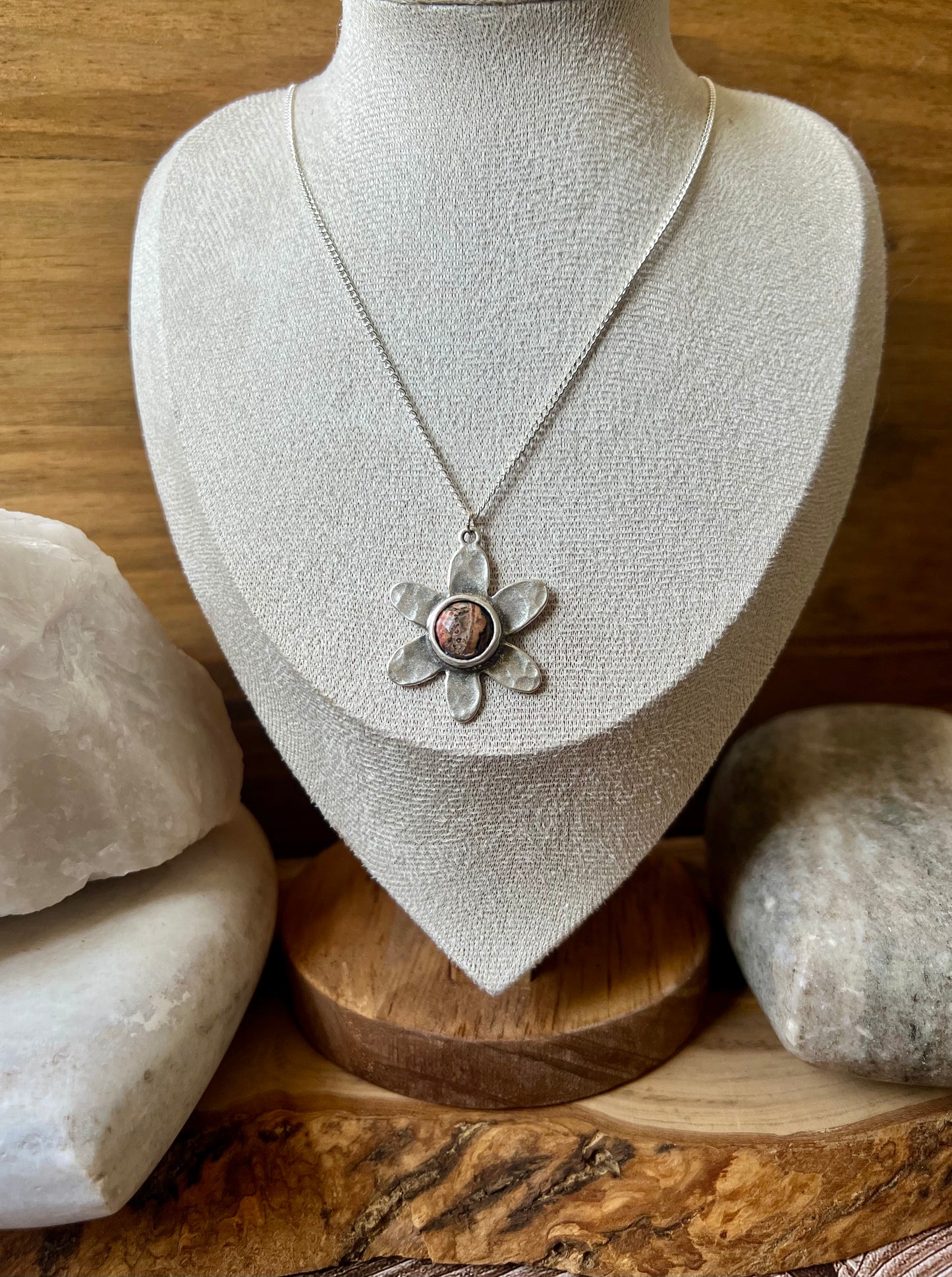 Daisy necklace