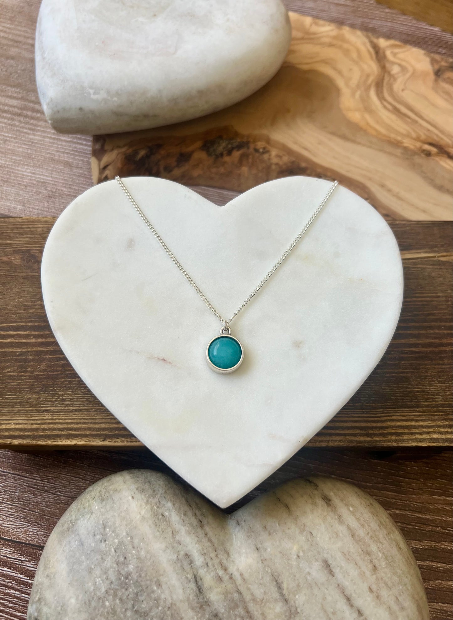 Necklace with blue apatite jade pendant