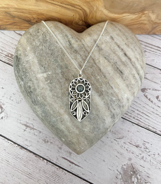 Flower power necklace