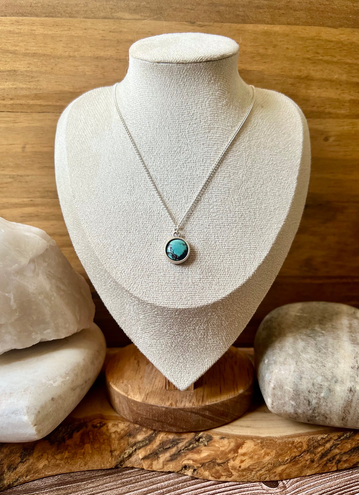 Necklace with Magnesite pendant
