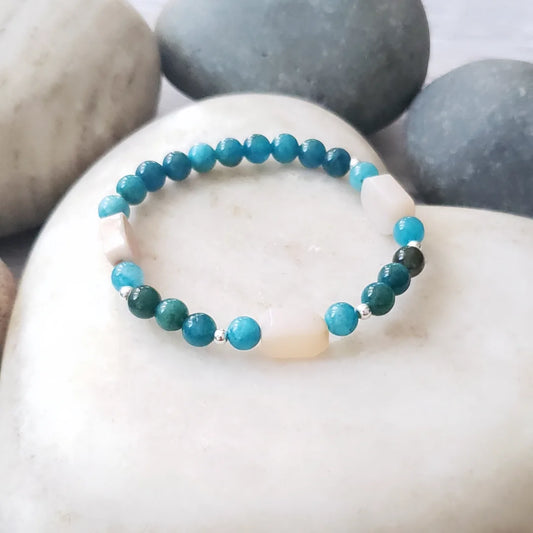 Apatite jade & sterling silver bracelet