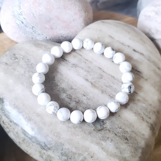 White howlite beaded bracelet