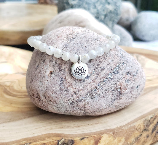 Lotus bracelet- grey Moonstone (flashy)