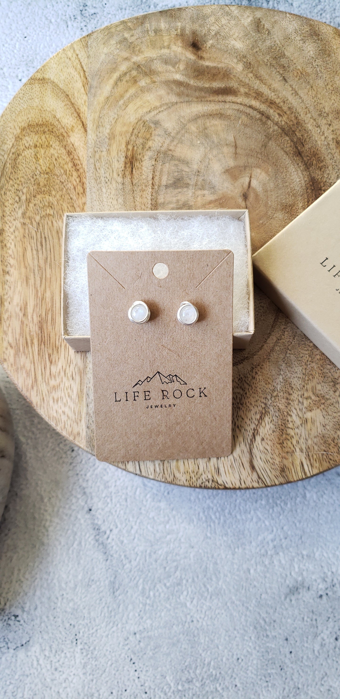 Stud earrings~ Moonstone