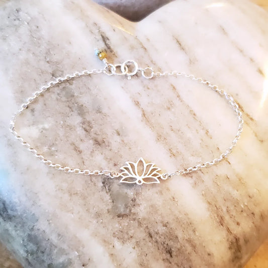 Lotus chain bracelet